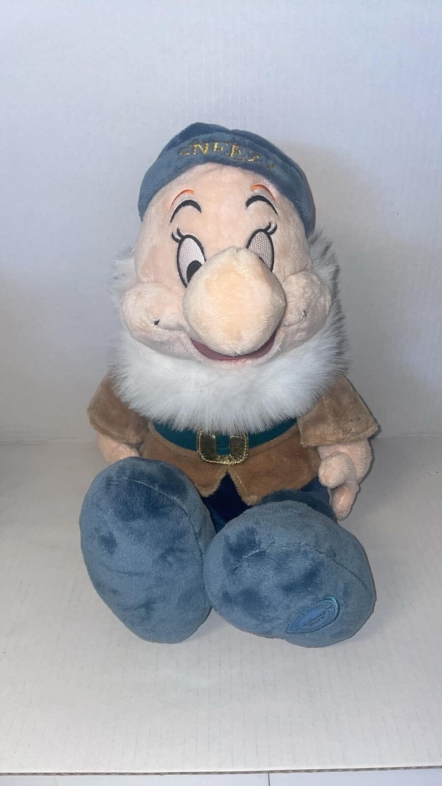 *Stamped* Sneezy Exclusive Snow White And The Seven Dwarves Plush